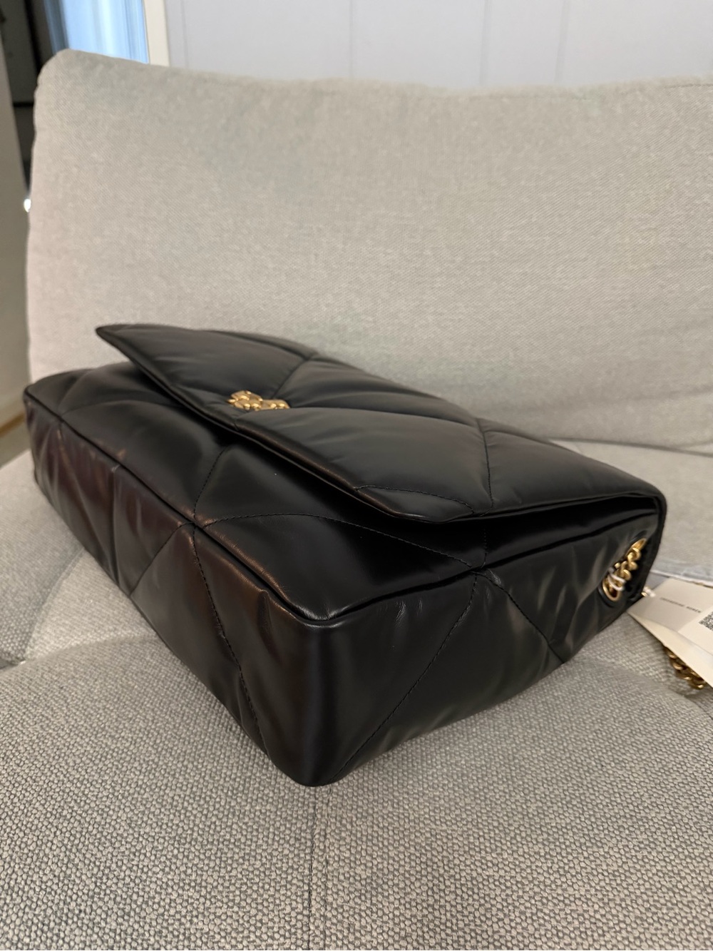 Tory Burch OVERSIZED KIRA DIAMOND QUILT SHOULDER BAG - Picture 6 of 10